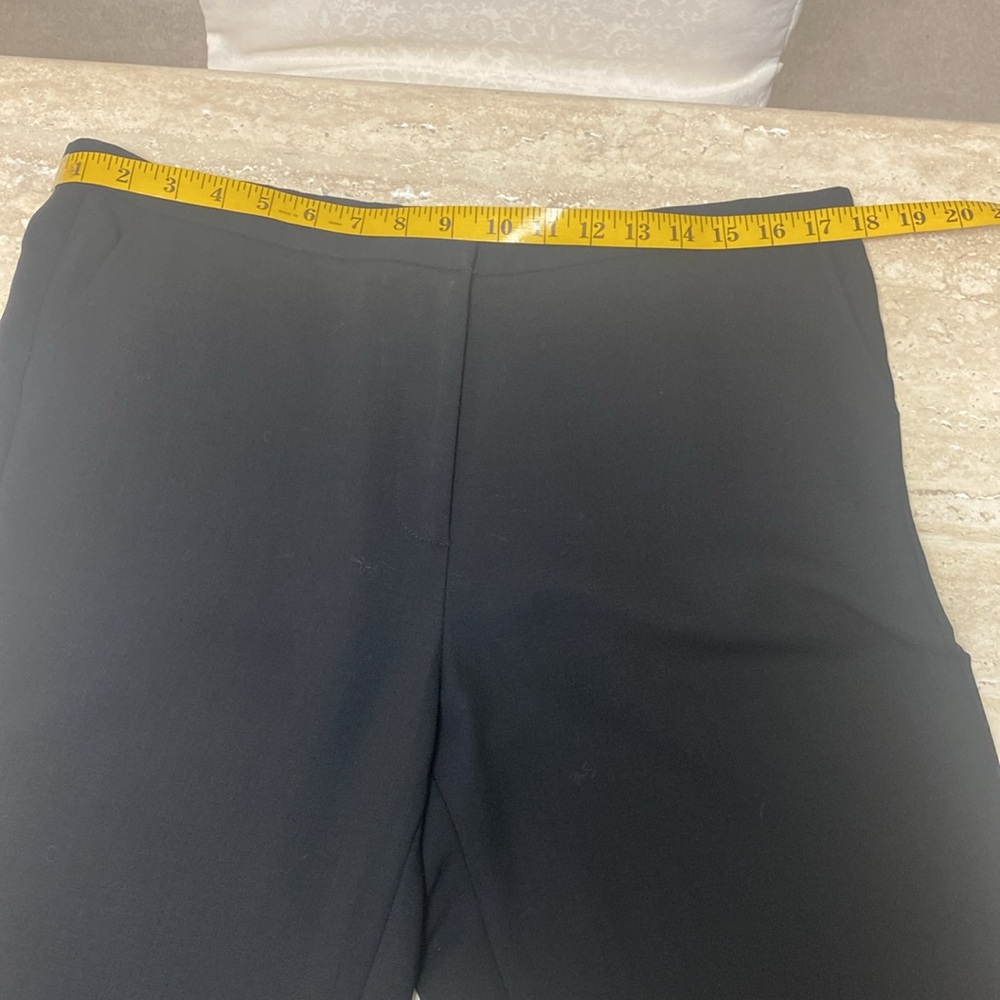 Eileen Fisher Excellent Condition Italian light weight Fabric Pants, - Picture 3 of 9